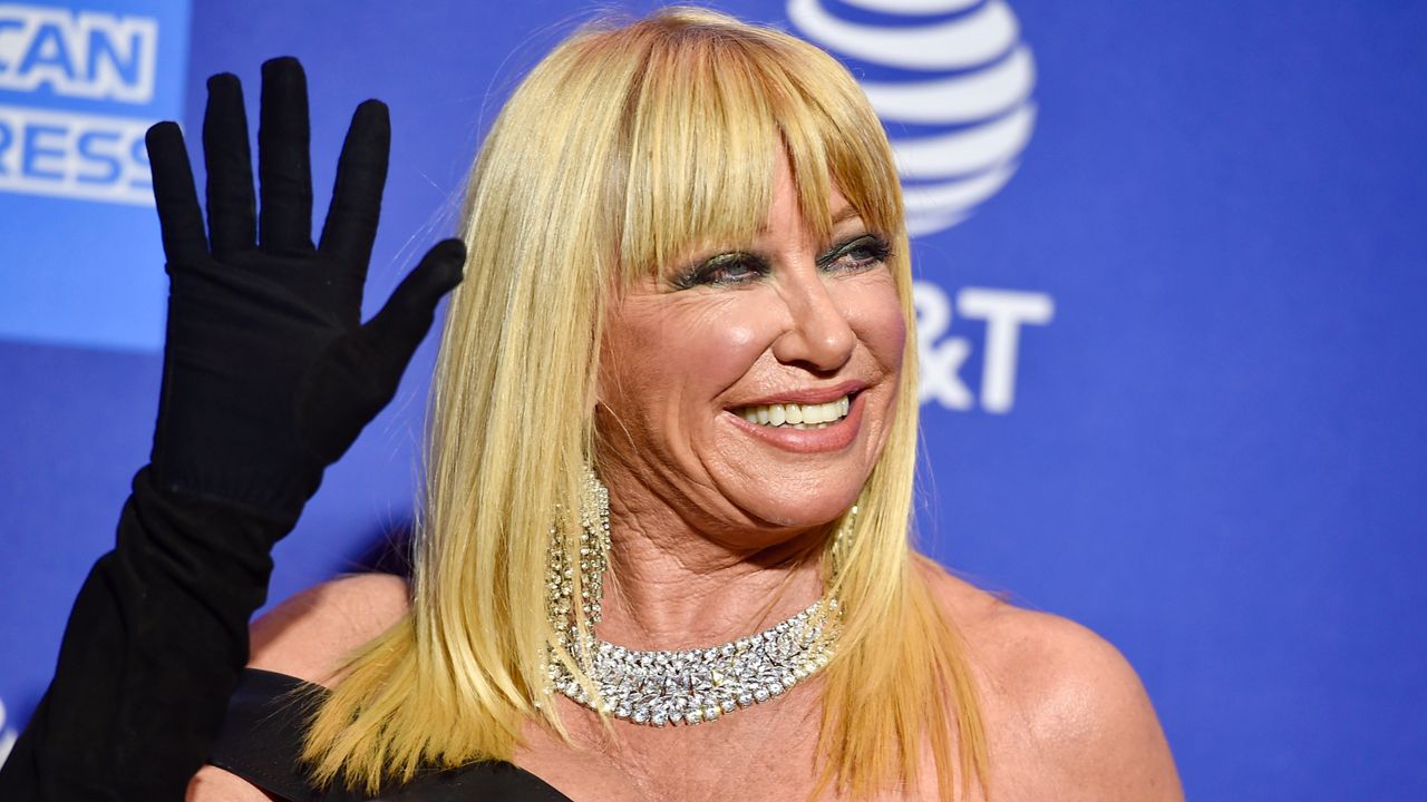 Suzanne Somers Dead at 76: Barry Manilow, Khloe Kardashian and More Pay Tribute
