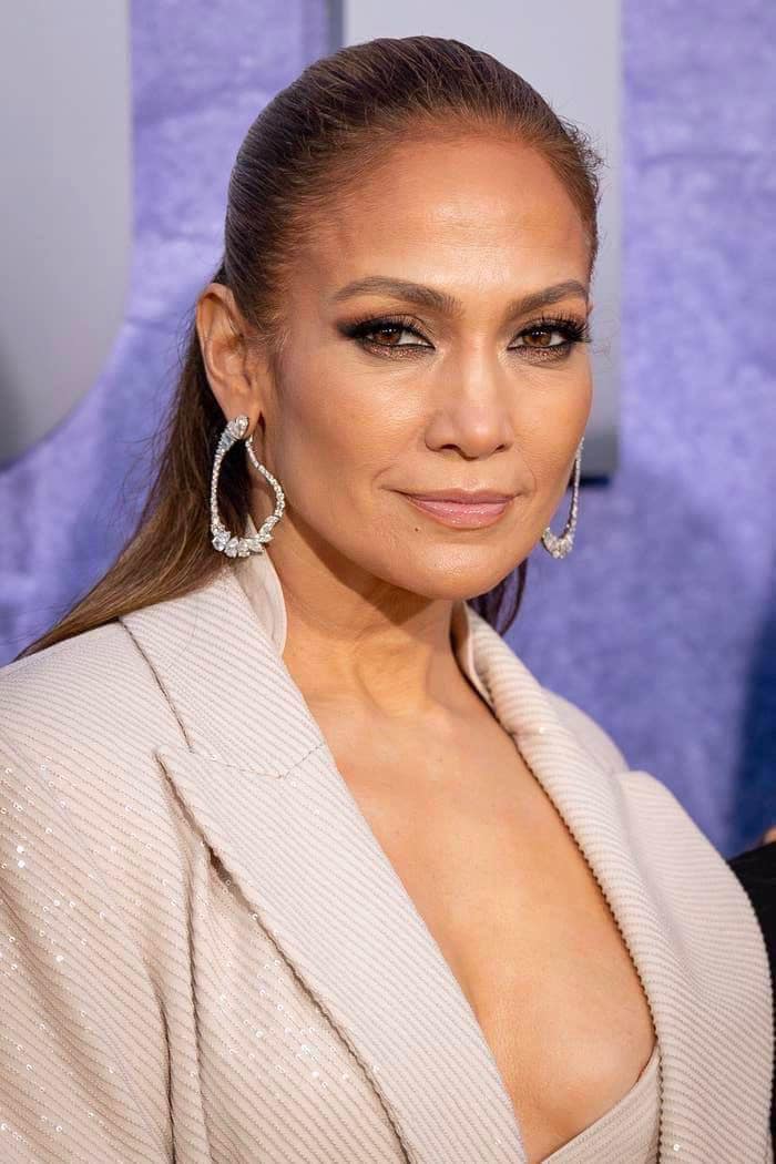 She looks older and less attractive. Jennifer Lopez’s latest photos without filters surprised fans