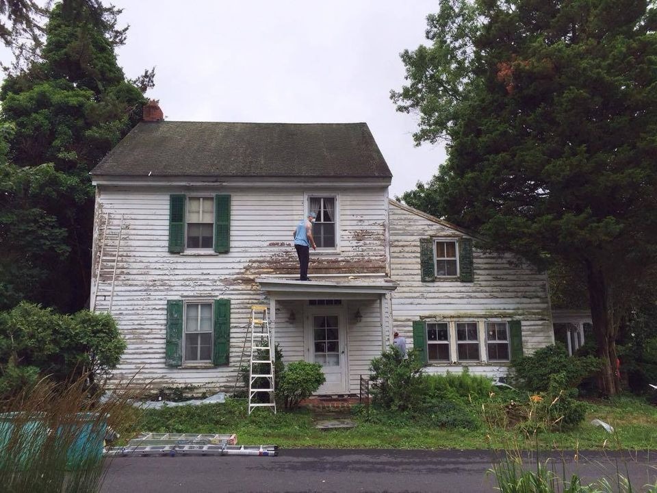 Neighbors got together, collected $10 000 and repaired the poor elderly pensioner’s house