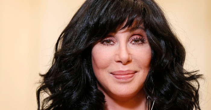 «Again, she’s not indifferent to the young guy!» Cher left fans perplexed with her young romantic partner