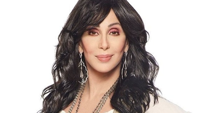 What a shame at 77! Paparazzi disappointed fans showing photos of Cher on vacation on a yacht