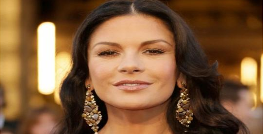 How did Douglas let her wear this: No one could take their eyes off Zeta-Jones’s stunning look