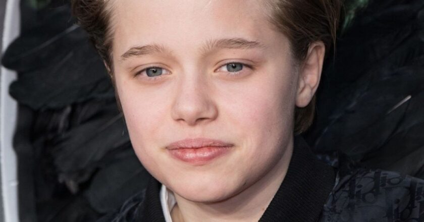 Shiloh Pitt was desperate to be a boy so much that Angelina Jolie and her dad, Brad Pitt, cut her hair and purchased boy clothes. But as the years went by, she grew up. She is now unrecognizable and gorgeous.