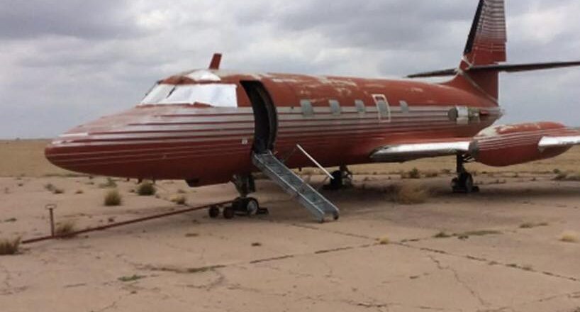 The interior of Elvis Presley’s 1962 private jet is incredible; it has finally sold.