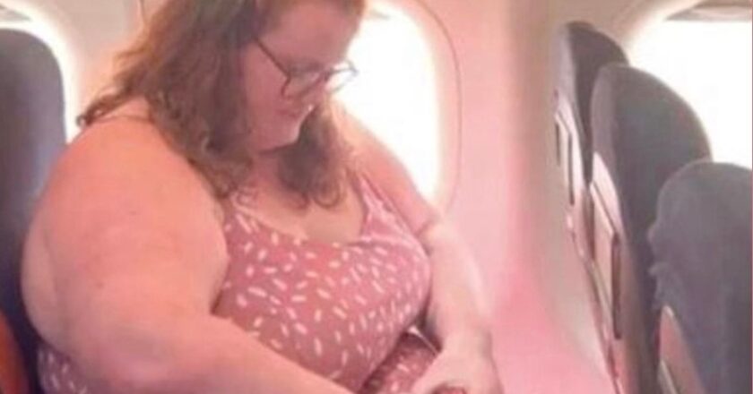 Woman Tries To Take Her Seat On A Plane – But She Refuses, And What Happens Next Has The Internet Is Divided